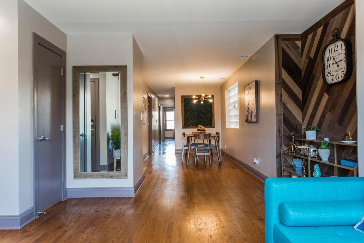 Kamer met Queensize Bed en Gedeelde Badkamer