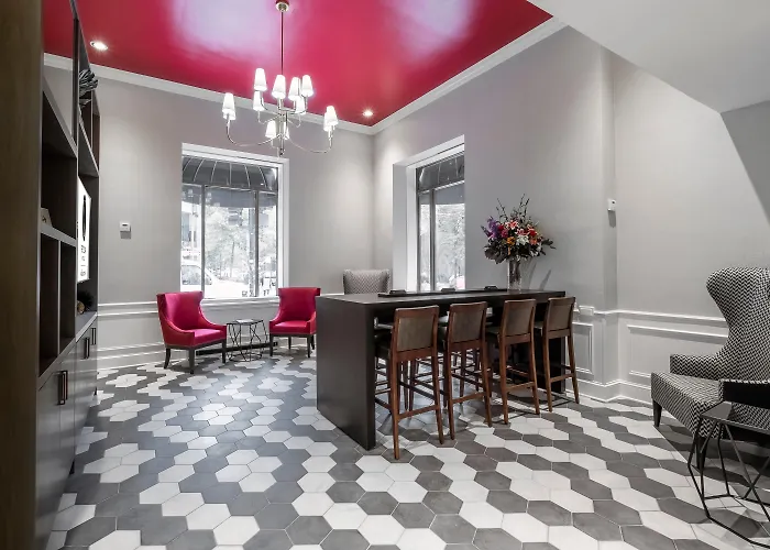 Saint Clair - Magnificent Mile