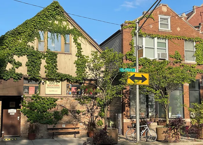 Ray'S Bucktown Bed And Breakfast