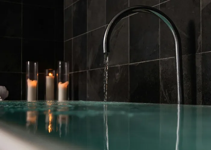 Luxury hotel only: Jw Marriott Chicago