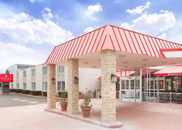Golf hotels Ramada Plaza By Wyndham Chicago North Shore